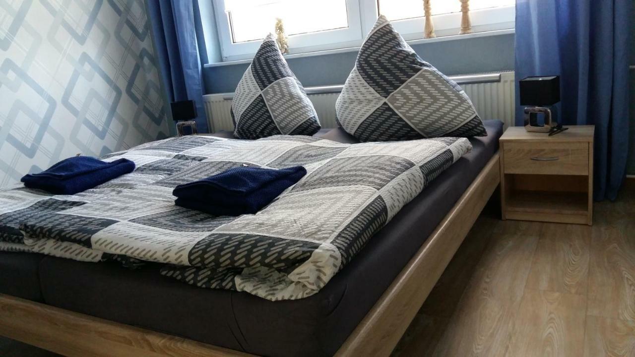 Ferienwohnung "Am Schlosspark" Neetzow Extérieur photo